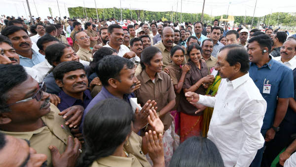 సమ్మె చేసిన 55 రోజులుకు గానూ జీతం ఇవ్వాలని నిర్ణయం సమ్మె చేసిన 55 రోజులుకు గానూ జీతం ఇవ్వాలని నిర్ణయం