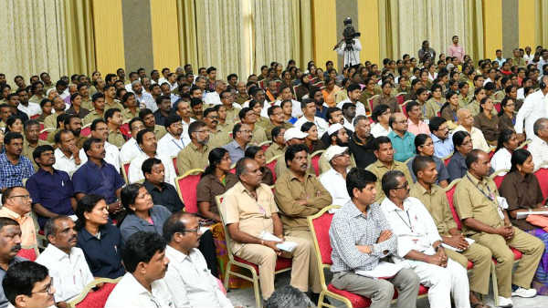 ఈ నెల 11న ఆర్టీసీ కార్మికుల ఖాతాల్లో సమ్మె కాలపు జీతం జమ ఈ నెల 11న ఆర్టీసీ కార్మికుల ఖాతాల్లో సమ్మె కాలపు జీతం జమ