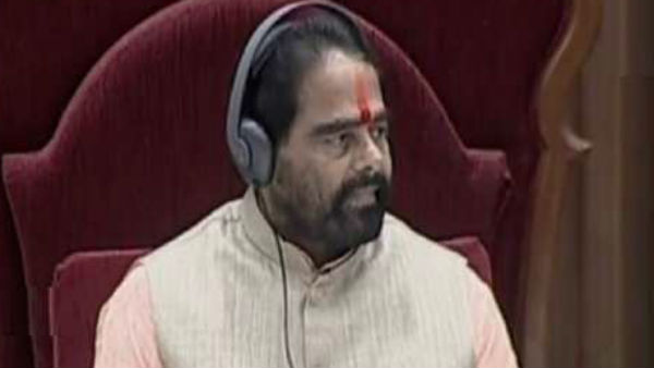  టీడీపీ సభ్యుల తీరుతో తీవ్ర మనస్తాపానికి గురవుతున్నా అంటూ వెళ్ళిపోయిన స్పీకర్ 