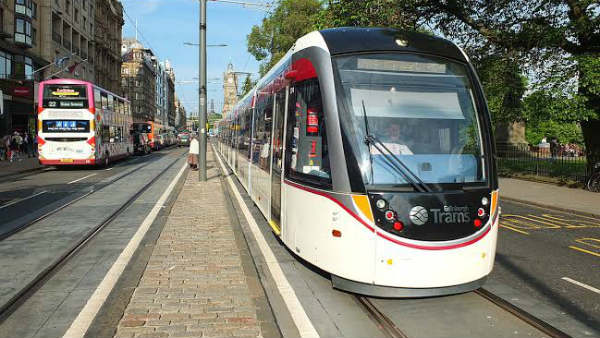 ట్రామ్వే రైలు కోసం కసరత్తు.. ట్రామ్వే రైలు కోసం కసరత్తు..