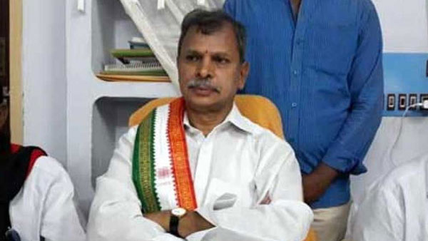 తండ్రికి వెన్నుపోటు.. తండ్రికి వెన్నుపోటు..