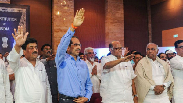 Sanjay Raut attacks congress over Veer Savarkar remarks Sanjay Raut attacks congress over Veer Savarkar remarks