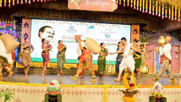 మహాదానందం..