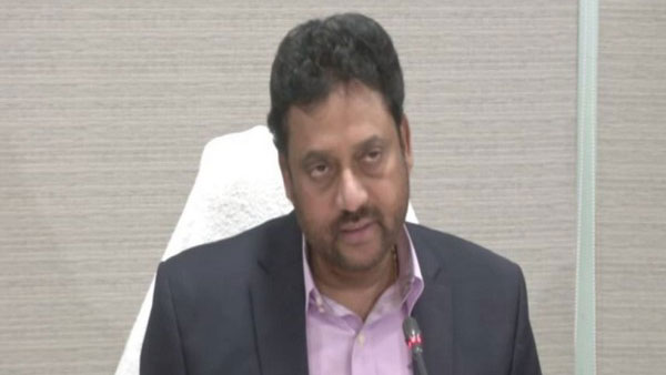 విజయ్ కుమార్ ఎవడు?