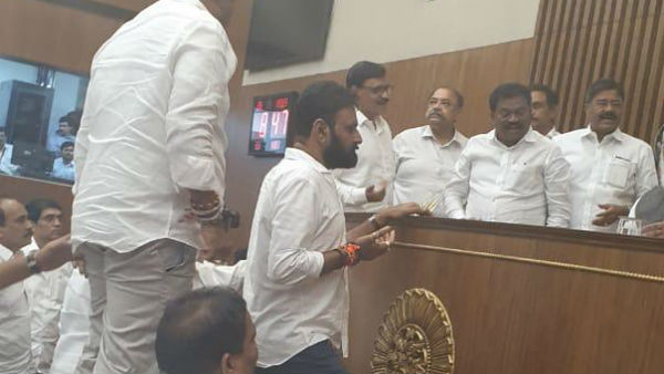  నారా లోకేష్ కు రాజకీయ భిక్ష పెట్టింది వైఎస్ఆర్