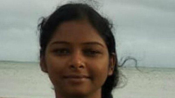  తల్లిని తమ్ముడిని కత్తితో పొడిచిన అమృత