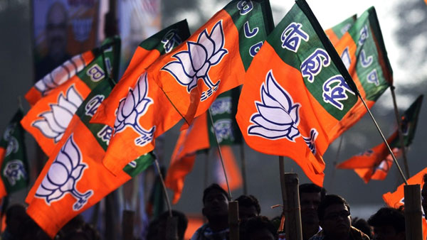బీజేపీ నాయకుల తీరే 