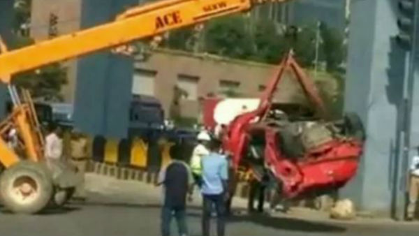 Car flies off flyover in Hyderabad, One died, four injured Car flies off flyover in Hyderabad, One died, four injured