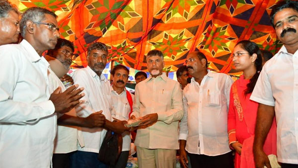 రాజధాని కోసం 39 మంది రైతులు చనిపోయారని ఆవేదన రాజధాని కోసం 39 మంది రైతులు చనిపోయారని ఆవేదన