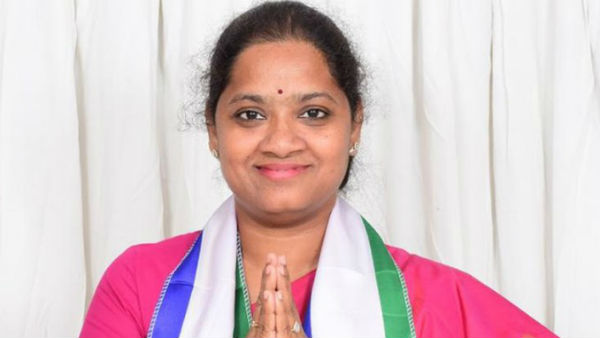  మహిలకు ఛాన్స్ ఇవ్వాలని భావిస్తున్న జగన్