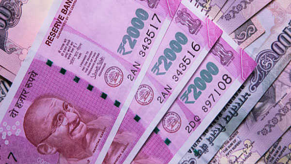 రూ.10 లక్షలు వసూలు..