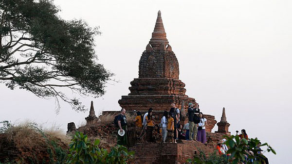  12 నిమిషాల నిడివి ఉన్న శృంగార చిత్రం షూటింగ్