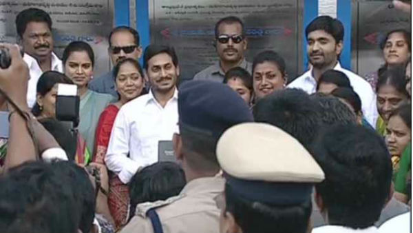 రాష్ట్ర వ్యాప్తంగా 18 దిశ పోలీస్ స్టేషన్లు ఏర్పాటు రాష్ట్ర వ్యాప్తంగా 18 దిశ పోలీస్ స్టేషన్లు ఏర్పాటు