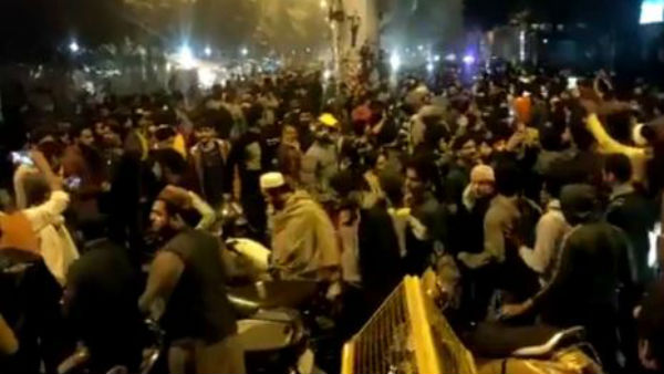 రంగంలో దిగిన పోలీసులు..