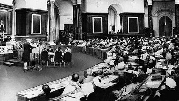  శరణార్థులకు పౌరసత్వం కల్పించేలా చట్టాలు చేయాలన్న నెహ్రూ