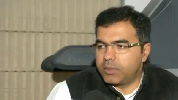 సీట్లు తగ్గుతున్నా తెలియట్లేదా?