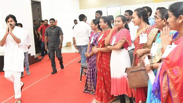 చిరంజీవి ఫెయిల్యూర్ చూశాక కూడా.. చిరంజీవి ఫెయిల్యూర్ చూశాక కూడా..
