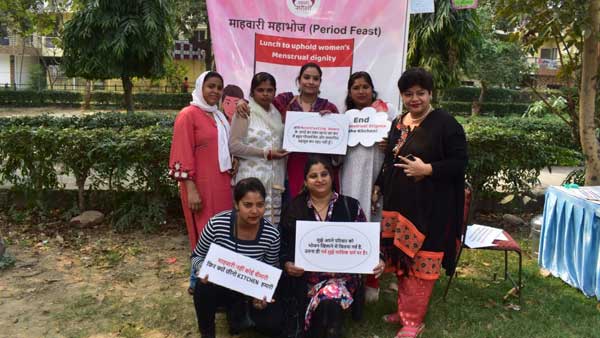 menstruating women cook ‘period feast’ for over 300 citizens in Delhi menstruating women cook ‘period feast’ for over 300 citizens in Delhi