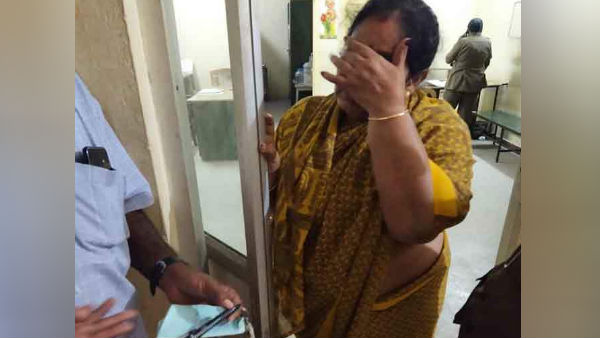 బెంగళూరు యువతులు, ఆంటీలు బెంగళూరు యువతులు, ఆంటీలు