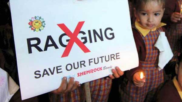 నిజాం కాలేజీలో ర్యాగింగ్..