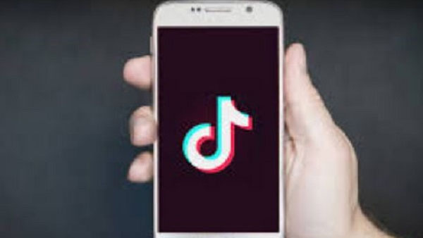 మొబైల్ ఫోన్లపైనా..