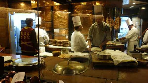 బుఖారా రెస్టారెంట్‌కు ట్రంప్ దంపతులు