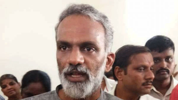 కోర్టు ఉత్తర్వులను కూడా ప్రభుత్వం ధిక్కరిస్తుందన్న రాధాకృష్ణ