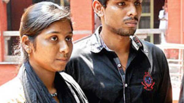  అమ్మకు భిన్నంగా..