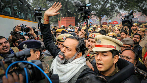 మొబైల్ ఇంటర్నేట్ సేవల నిలిపివేత..