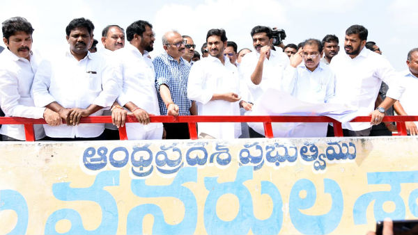 జూన్‌ నాటికి స్పిల్‌వే పనులు పూర్తికావాలన్న జగన్ 