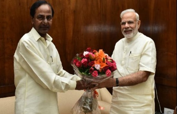 మన ప్రధానిని మనమే కించపరుస్తామా?