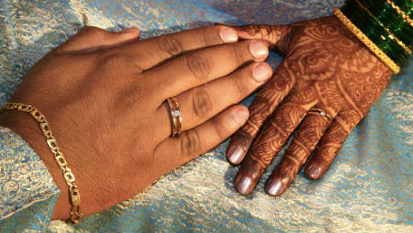 శారీరకంగా దగ్గరయ్యారు.. గర్భందాల్చడంతో పెళ్లి..