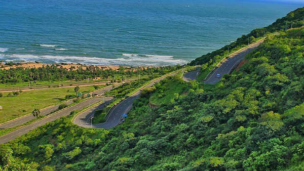 కొండ నిండా ఆఫీసులే.. కొండ నిండా ఆఫీసులే..