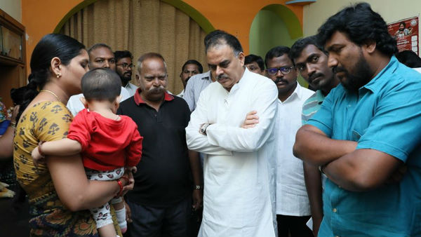 మెడలు వంచుతామన్నారు..