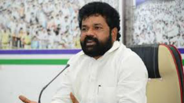 సురేష్ ఎస్సీ కాదంటూ ఫిర్యాదులు సురేష్ ఎస్సీ కాదంటూ ఫిర్యాదులు