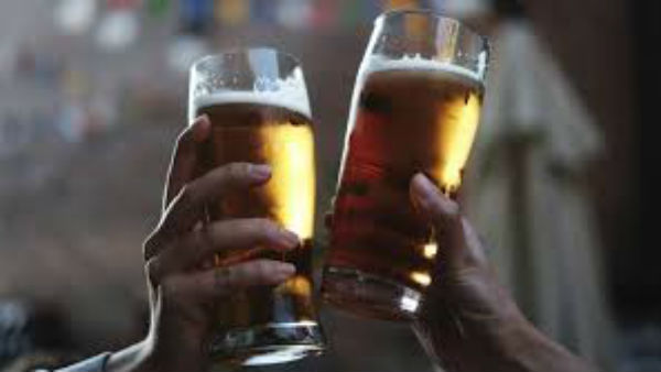  మద్యం దొరక్క డిప్రెషన్ కు గురవుతున్న మందుబాబులు 