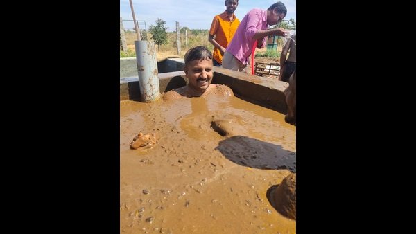 గోబర్ బాత్ తో సర్వ రోగాలు మాయం 