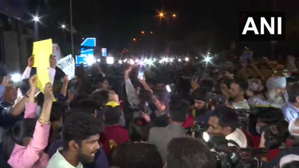  న్యాయ దివస్‌గా..