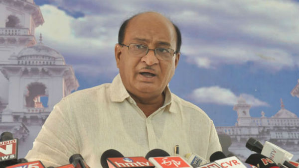  జగన్ తమ సామాజిక వర్గానికే కీలక పదవులు ఇచ్చారని విమర్శ 