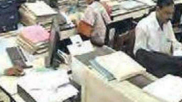 వైన్ షాప్ లు సీజ్ చేశారన్న కారణమా ? స్థానికంగా చర్చ 