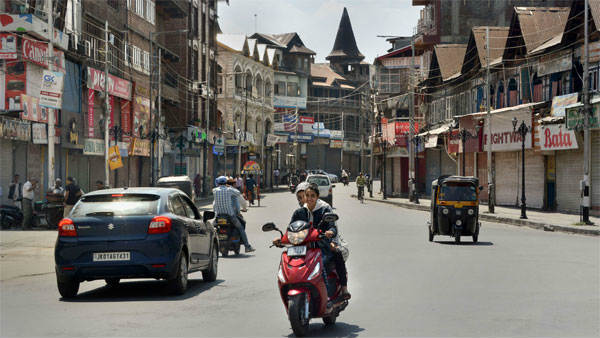 లాక్ డౌన్ నిబంధనల అమలు తీరుపై ప్రధాని అసహనం 