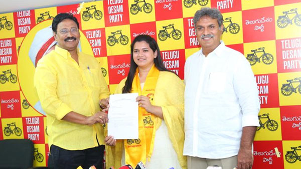ప్రతిష్టాత్మక పోరులో ఎంపీ కూతురు శ్వేత