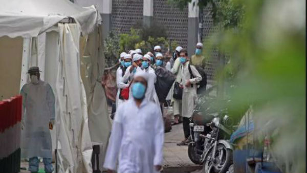 క్వారెంటైన్ స్టిక్కరింగ్