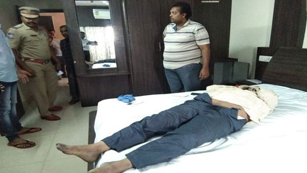 గదిలో ఏం జరిగింది? గదిలో ఏం జరిగింది?