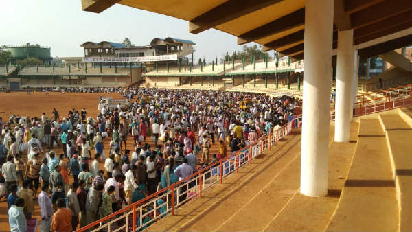 ఆన్ లైన్ కొనుగోళ్లతో రద్దీ తగ్గే అవకాశం.. 