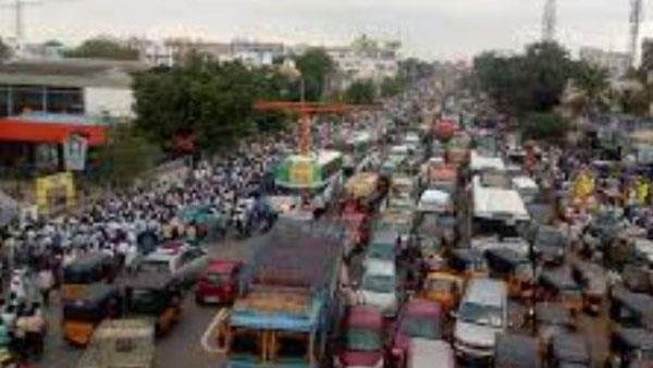 కాలేజీ నుంచి తిరిగి వస్తుండగా ఘోరం..