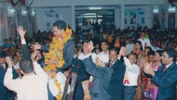 ఆదుకున్న చిన్ననాటి స్నేహితుడు