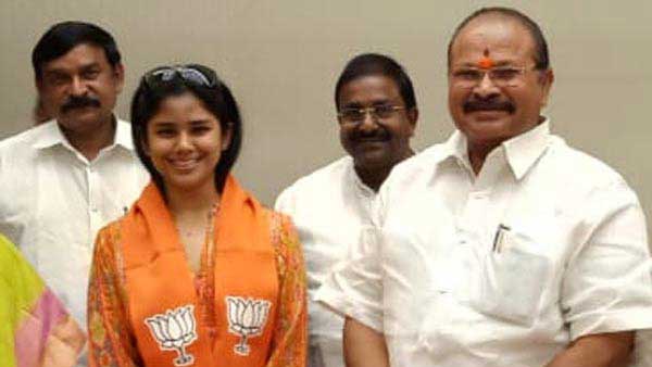 సంచయిత రాకతో మారిన సమీకరణాలు