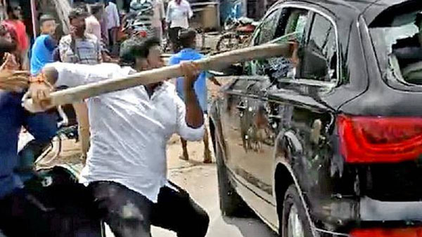  వైసీపీ దాడులు హైలెట్ కావడంతో..