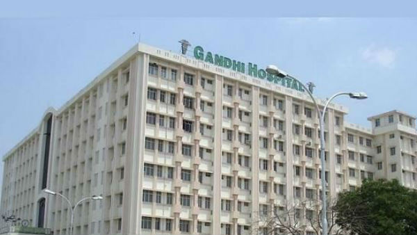  కరోనా బాధితులకు సేవలు చేస్తే అన్నీ ఇబ్బందులే 